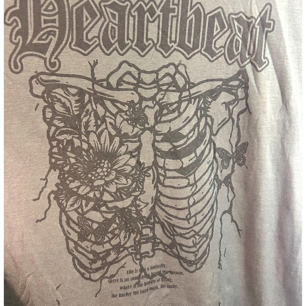 Heartbeat Heartless Gothic Ribcage Graphic T-Shirt Gray Oversized XL Bones